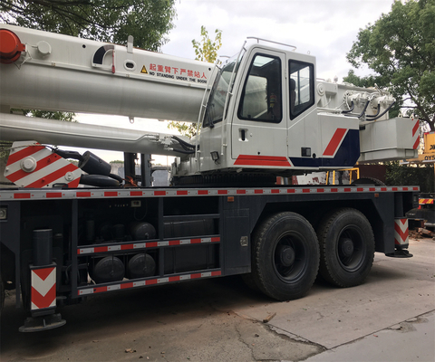 ZOOMLION QAY180 grúa de camión grúa móvil 70000 kg para el mercado chino de la construcción