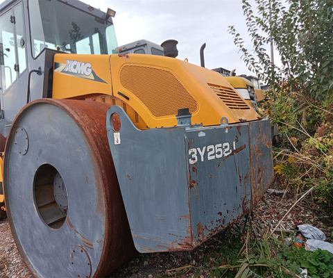 Excitante fuerza 50KN 21000 KG Usado rodillo de carretera 3Y252 para su construcción