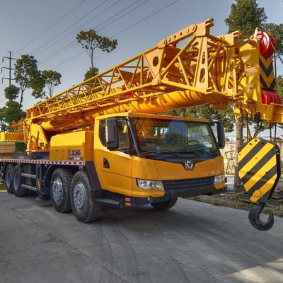 350 KN.m Momento de elevación nominal utilizado en grúa de camión XCM QY70KC para operaciones de trabajo pesado