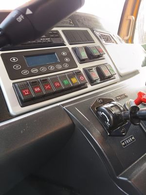350 KN.m Momento de elevación nominal utilizado en grúa de camión XCM QY70KC para operaciones de trabajo pesado