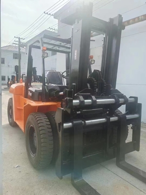 Aumente la eficiencia de su almacén con la carretilla elevadora HANGCH R100 y la longitud de la horquilla de 1220 mm