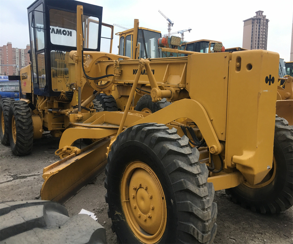 GD823A Motor Grader para la construcción y mantenimiento de carreteras Komatsu 140H 120H 12H 140K 140G