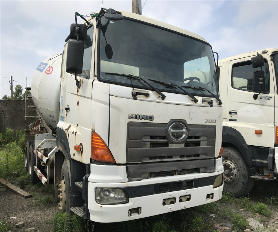 12000 KG Producción de hormigón 12.9L Usado HINO700ZOU camión mezclador para la construcción a un precio asequible